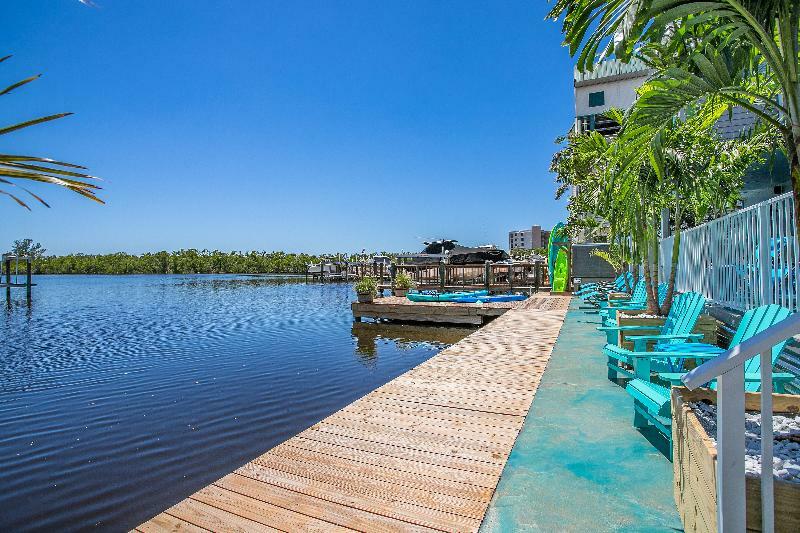 Latitude 26 Waterfront Boutique Resort - Боніта-Спрінгс Екстер'єр фото
